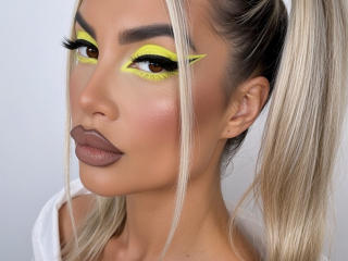 Lellie's Model Profile