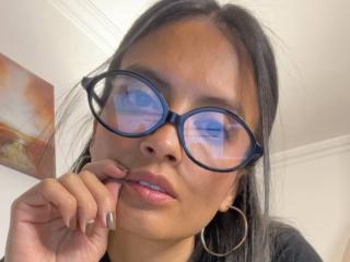 NiaWhitee's Model Profile