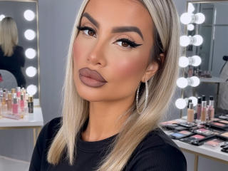 Lellie's Model Profile