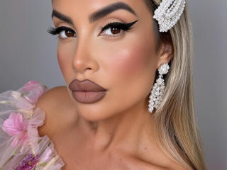 Lellie's Model Profile