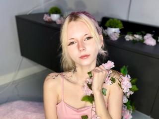 DierdreLorenzano's Model Profile