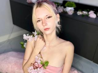 DierdreLorenzano's Model Profile