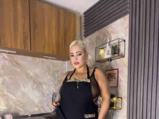 GianellaCox's Model Profile