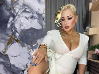 GianellaCox's Model Profile