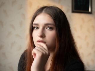 Ver la ficha detallada de ElenoreHarajly