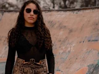 Ver la ficha detallada de AmaraDeLux