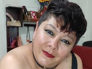 Lásd a angellovelly teljes profilját