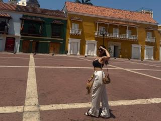 Ver la ficha detallada de IsabellaJames