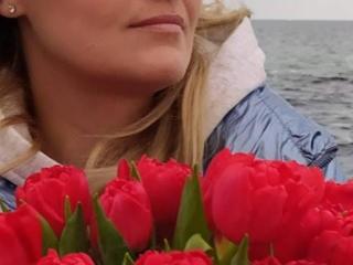 Ver la ficha detallada de GladisBelle