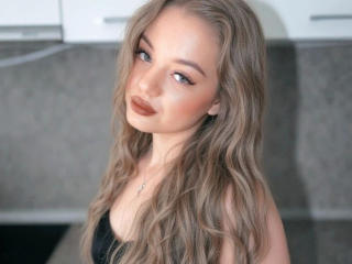 Lásd a AnasteishaXXX-hot teljes profilját