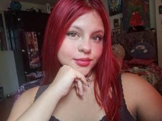 Lásd a SophieHill teljes profilját
