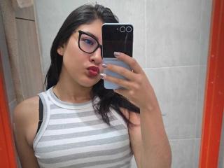 Lásd a ValeryMartinez teljes profilját