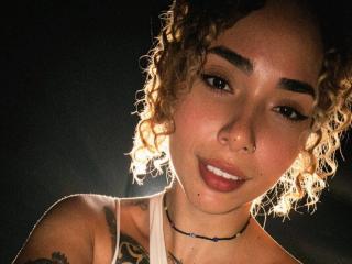 انظر إلى الملف المفصل لـ SilvanaXOwen