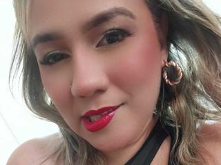 انظر إلى الملف المفصل لـ CamilaNoer