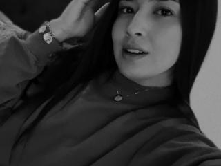 انظر إلى الملف المفصل لـ EmmaLombardi