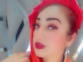 انظر إلى الملف المفصل لـ SarahMoonx
