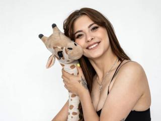 انظر إلى الملف المفصل لـ CristalAispuro