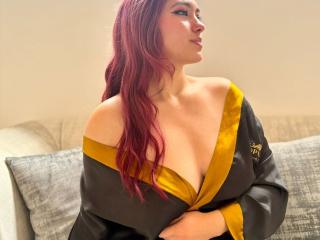 انظر إلى الملف المفصل لـ DaphneLenoir