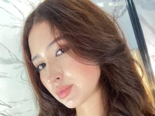 انظر إلى الملف المفصل لـ MiaVolkova