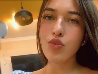 انظر إلى الملف المفصل لـ RachelWilson