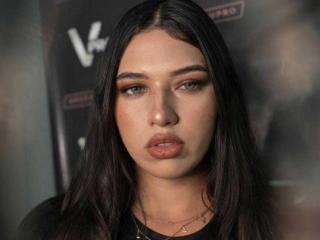 انظر إلى الملف المفصل لـ RachelWilson