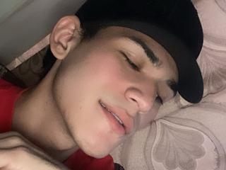انظر إلى الملف المفصل لـ EloneMuskcle
