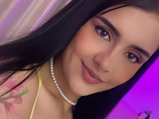 انظر إلى الملف المفصل لـ MissValentine