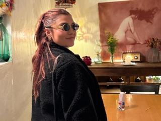 انظر إلى الملف المفصل لـ BiancaRey