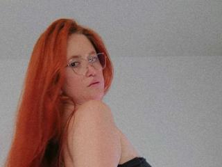 انظر إلى الملف المفصل لـ AmberLaurent