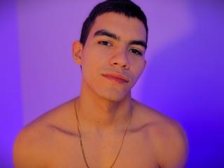 انظر إلى الملف المفصل لـ SebastiianVega