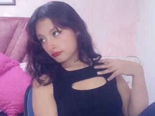 См. подробные сведения о модели ValentinaRoseX