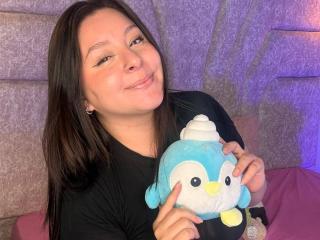 Obejrzyj kompletny profil EmaJames