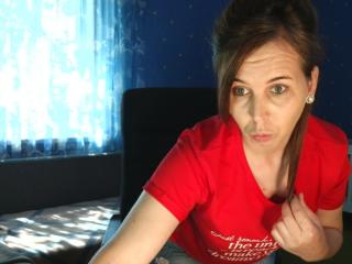 Obejrzyj kompletny profil LoveisHt