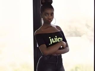 Ver la ficha detallada de JuicyyEbony