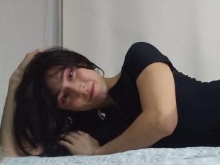 Ver a ficha detalhada de EllieCherry