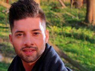Prikaži popoln profil modela TommyDum