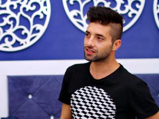 Prikaži popoln profil modela TommyDum