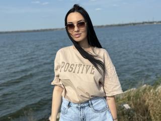 Prikaži popoln profil modela Xioni