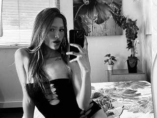Prikaži popoln profil modela AfroditaWild