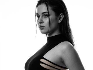 Se komplett profil för Verina