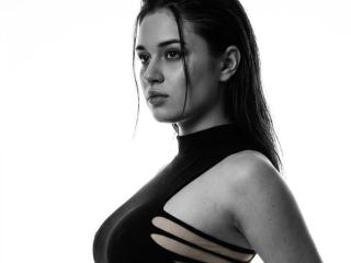 Prikaži popoln profil modela Verina