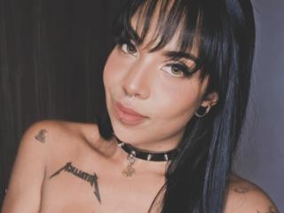 Prikaži popoln profil modela MadisonHetfield