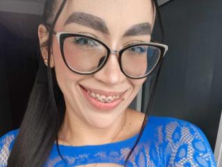 Se komplett profil för CamilleJuicyHot