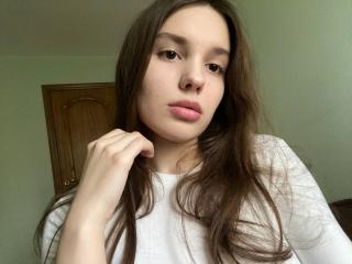 Prikaži popoln profil modela HanaArt