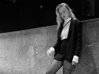 Prikaži popoln profil modela OliviaAzbill