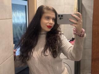 Prikaži popoln profil modela MayaFlowers