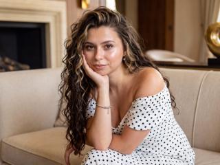 AnnaRelerti's Model Profile