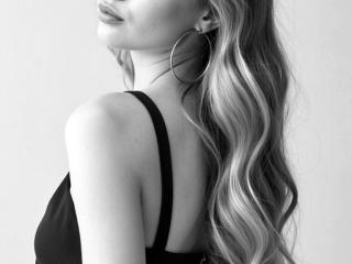 Diantrisy's Model Profile