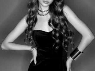 Diantrisy's Model Profile