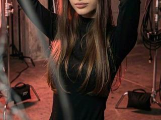 Diantrisy's Model Profile